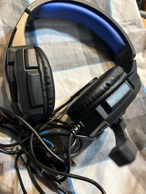Billboard Gaming over-Ear Wired Headset with Built-In Mic  Blue with HDMI